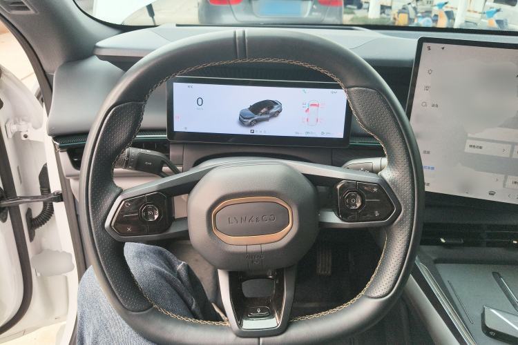 Used Lynk & Co 07 2024 EM-P 126 Long-Range Ultra Steering Wheel