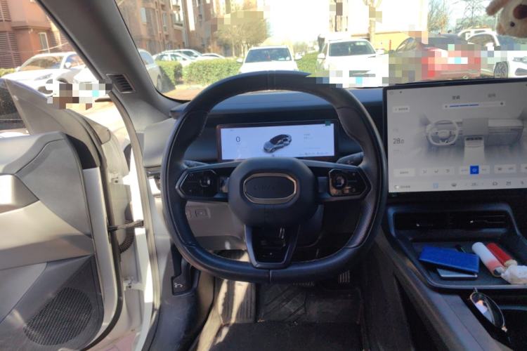 Used Lynk & Co 07 2024 EM-P 126 Long-Range Ultra Steering Wheel