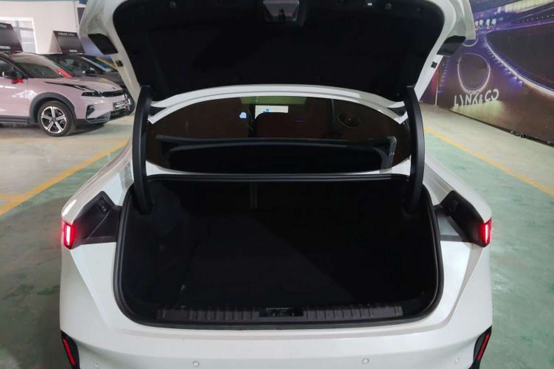 Used Lynk & Co 07 2024 EM-P 126 Long-Range Ultra Trunk