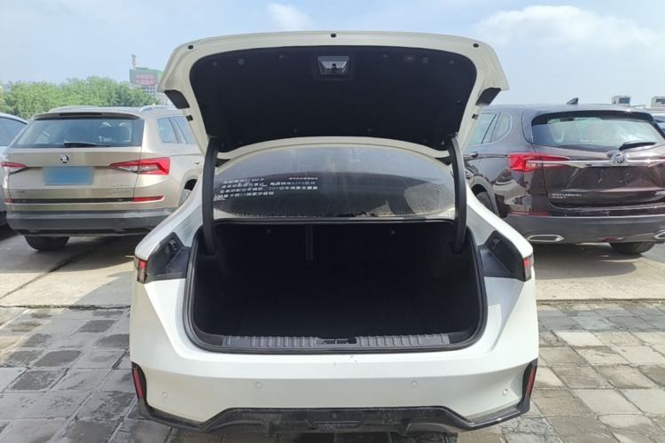 Used Lynk & Co 07 2024 EM-P 126 Long-Range Ultra Trunk