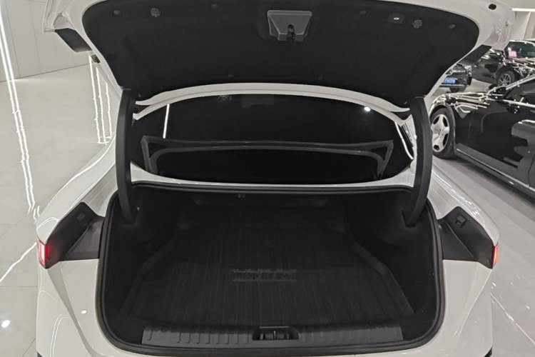 Used Lynk & Co 07 2024 EM-P 126 Long-Range Ultra Trunk