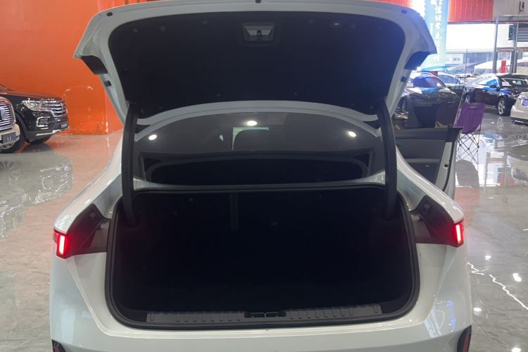 Used Lynk & Co 07 2024 EM-P 126 Long-Range Ultra Trunk