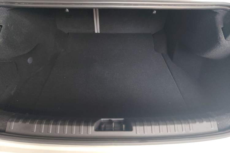 Used Lynk & Co 07 2024 EM-P 126 Long-Range Pro Trunk