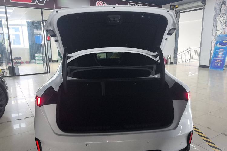 Used Lynk & Co 07 2024 EM-P 126 Long-Range Ultra Trunk