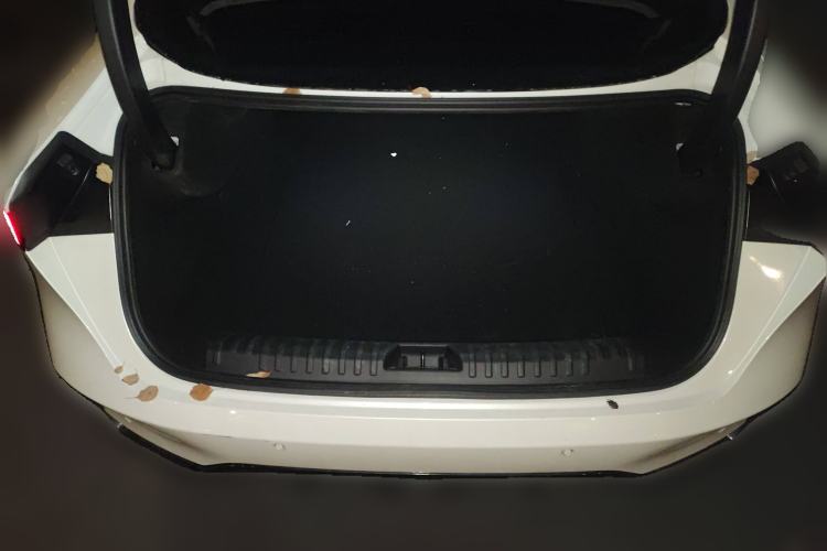 Used Lynk & Co 07 2024 EM-P 126 Long-Range Halo Trunk