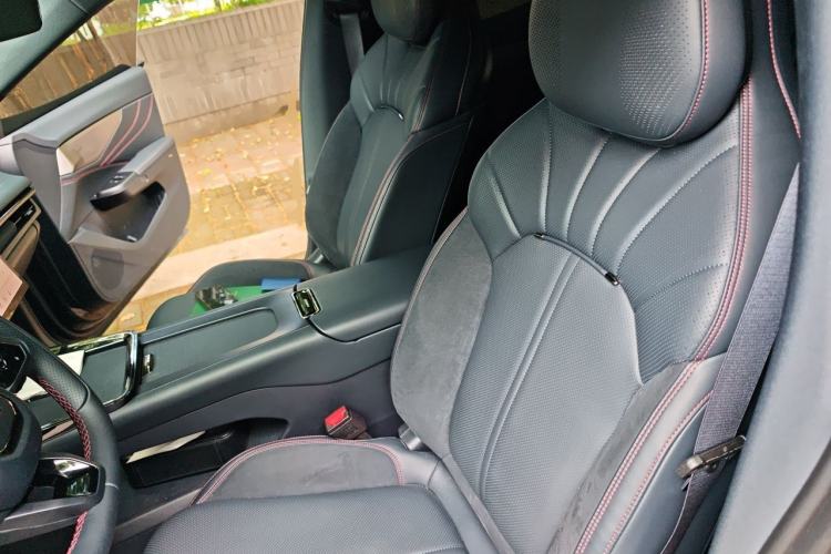 Used Lynk & Co 07 2026 Model 126 Long-Range Ultra Left Front Seat