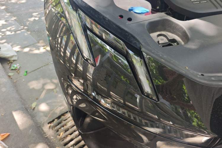 Used Lynk & Co 07 2026 Model 126 Long-Range Ultra Right Front Headlight