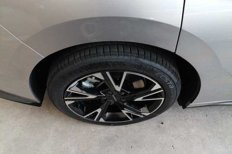 Used Lynk & Co 07 2026 Model 126 Long-Range Ultra Exterior 8