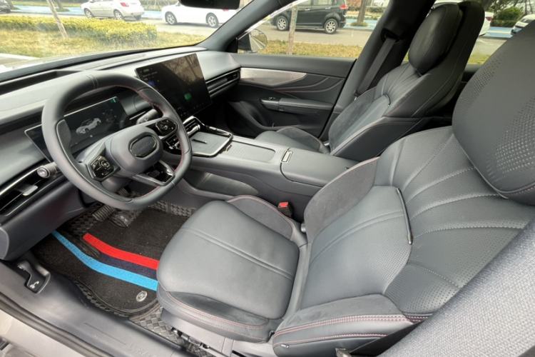 Used Lynk & Co 07 2026 Model 126 Long-Range Ultra Interior 2