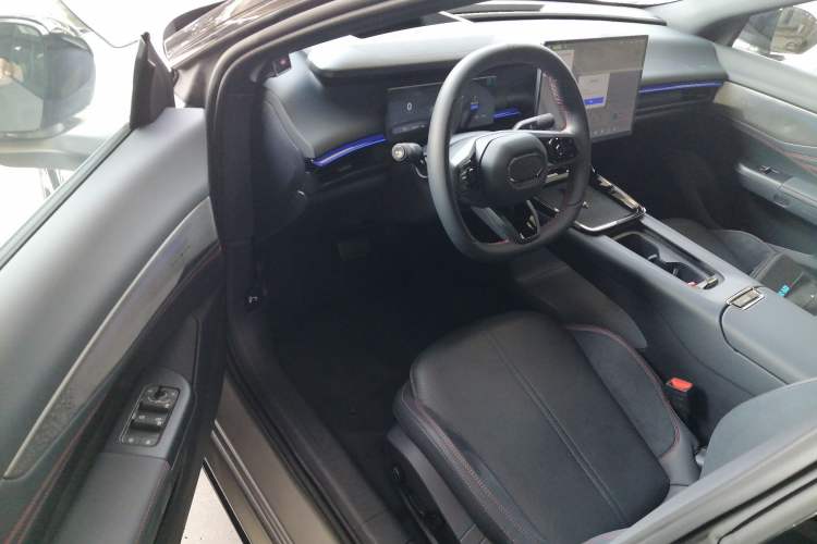 Used Lynk & Co 07 2026 Model 126 Long-Range Ultra Interior 3