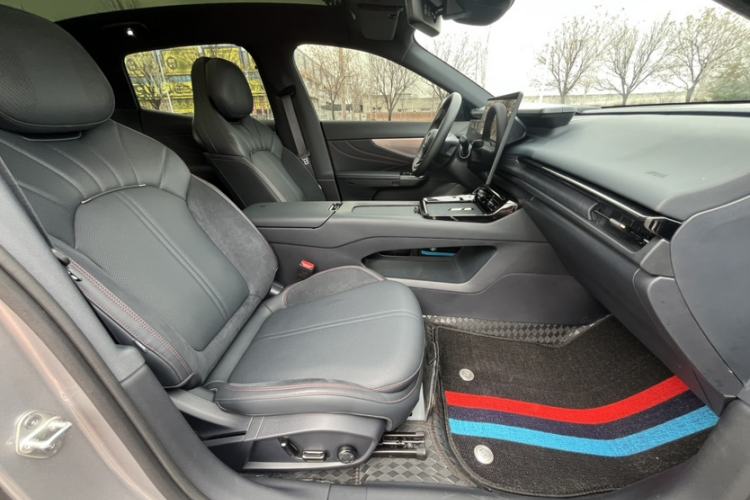 Used Lynk & Co 07 2026 Model 126 Long-Range Ultra Interior 9