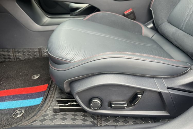 Used Lynk & Co 07 2026 Model 126 Long-Range Ultra Left Front Seat