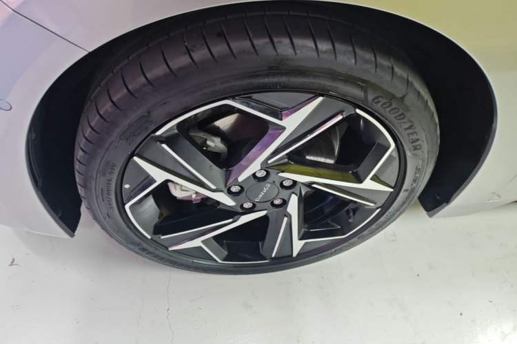 Used Lynk & Co 07 2026 Model 126 Long-Range Ultra H7 Left Front Wheel Hub