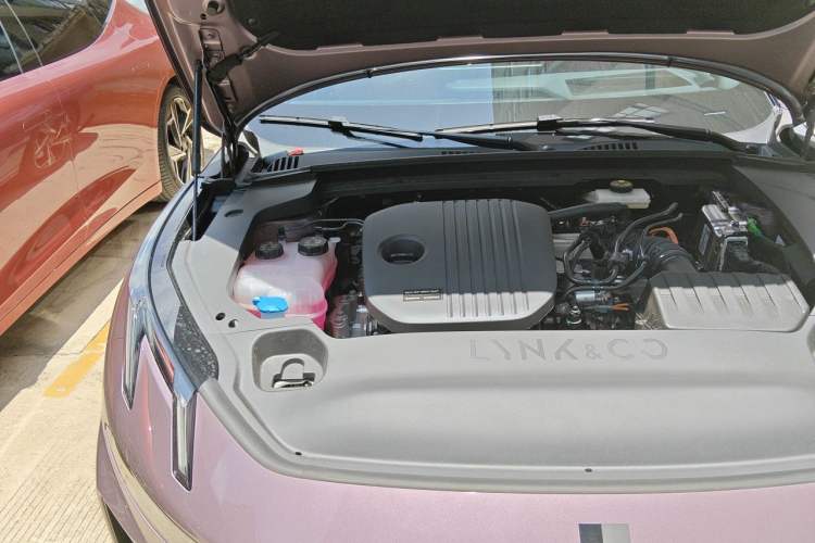 Used Lynk & Co 07 2026 Model 126 Long-Range Ultra H7 Engine Bay Right