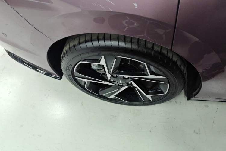 Used Lynk & Co 07 2026 Model 126 Long-Range Ultra H7 Exterior 8