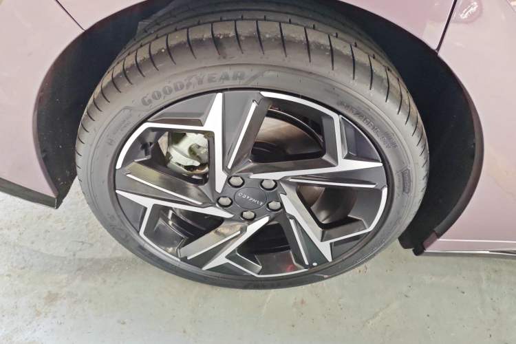 Used Lynk & Co 07 2026 Model 126 Long-Range Ultra H7 Exterior 8