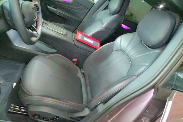 Used Lynk & Co 07 2026 Model 126 Long-Range Ultra Left Front Seat