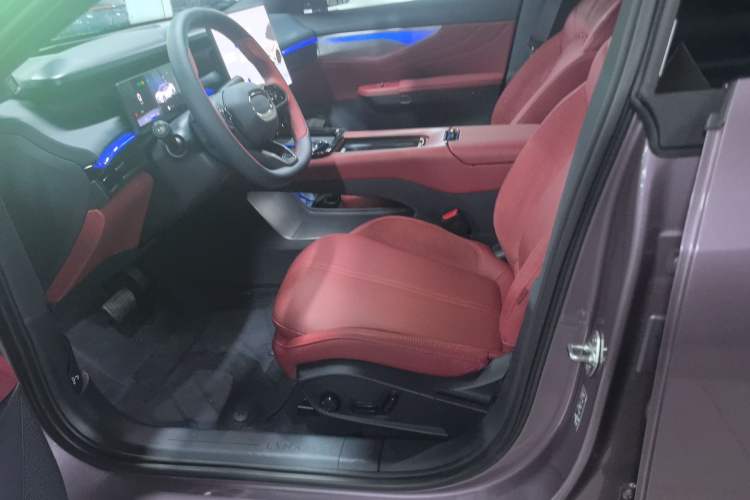 Used Lynk & Co 07 2026 Model 126 Long-Range Ultra H7 Left Front Seat