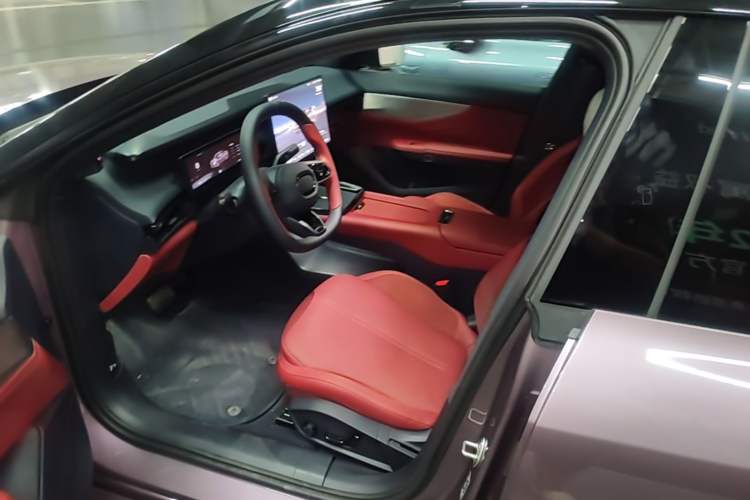 Used Lynk & Co 07 2026 Model 126 Long-Range Ultra Left Front Seat