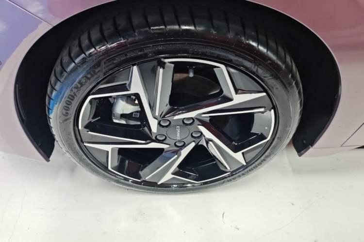 Used Lynk & Co 07 2026 Model 126 Long-Range Ultra H7 Left Front Wheel Hub
