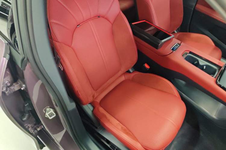 Used Lynk & Co 07 2026 Model 126 Long-Range Ultra H7 Right Front Seat