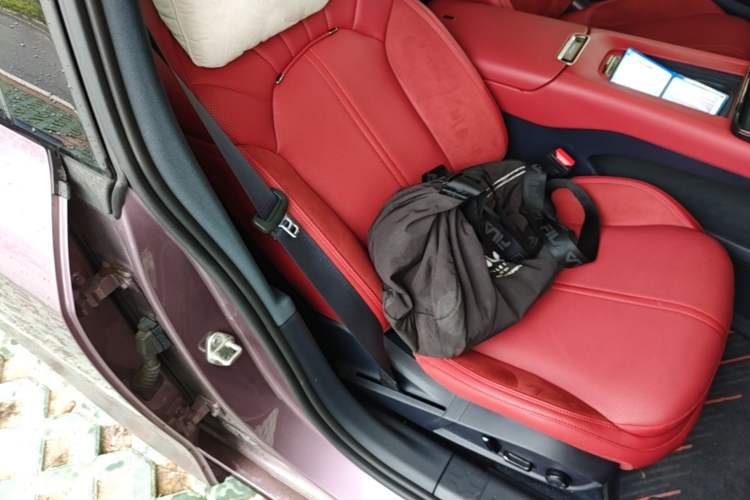Used Lynk & Co 07 2026 Model 126 Long-Range Ultra Right Front Seat