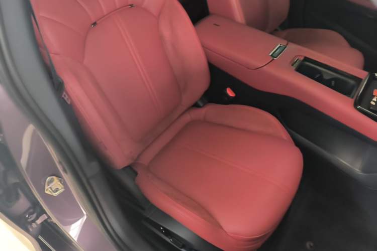 Used Lynk & Co 07 2026 Model 126 Long-Range Ultra H7 Right Front Seat