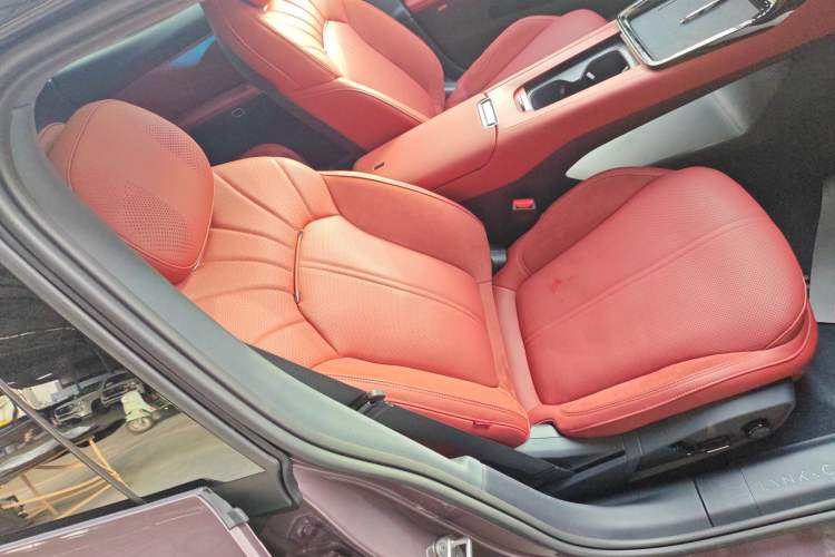 Used Lynk & Co 07 2026 Model 126 Long-Range Ultra H7 Right Front Seat