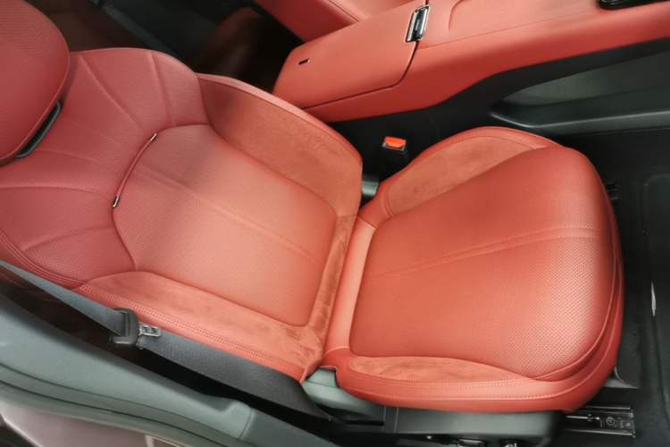 Used Lynk & Co 07 2026 Model 126 Long-Range Ultra H7 Right Front Seat