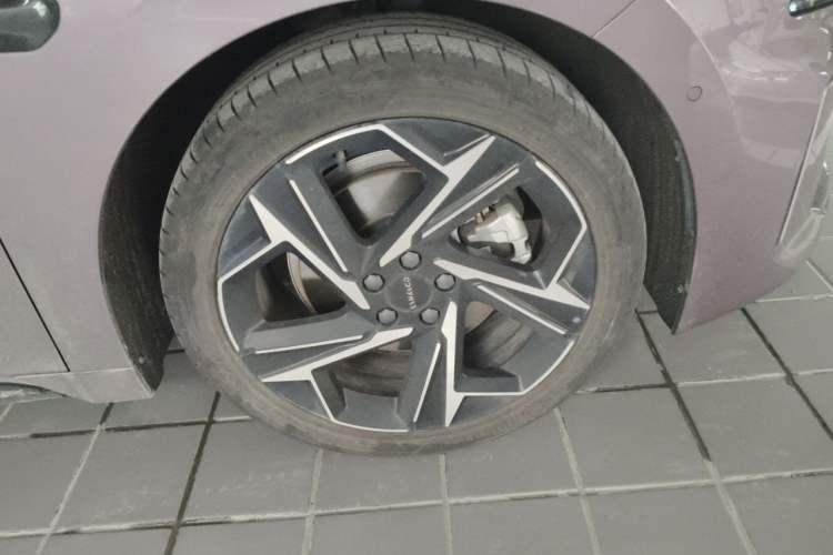 Used Lynk & Co 07 2026 Model 126 Long-Range Ultra H7 Right Front Wheel Hub
