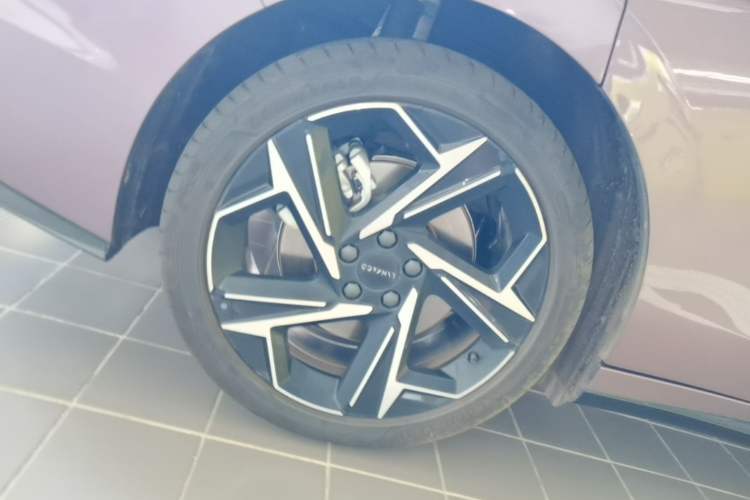 Used Lynk & Co 07 2026 Model 126 Long-Range Ultra Right Rear Wheel Hub