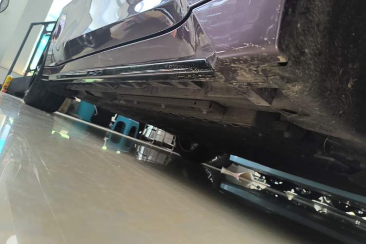 Used Lynk & Co 07 2026 Model 126 Long-Range Ultra H7 Right Side Sill