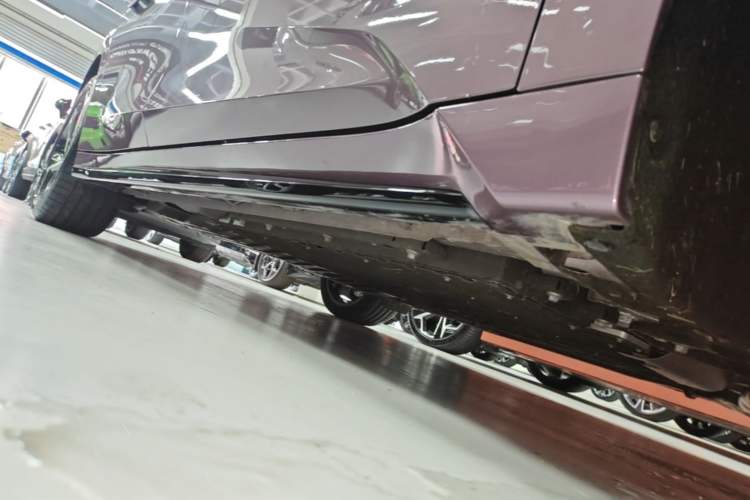 Used Lynk & Co 07 2026 Model 126 Long-Range Ultra H7 Right Side Sill