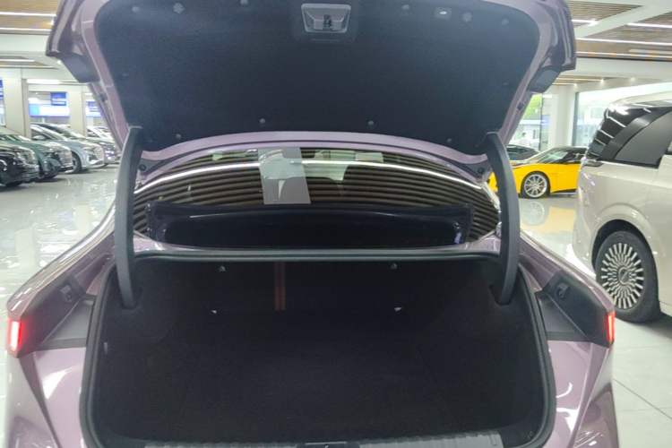 Used Lynk & Co 07 2026 Model 126 Long-Range Ultra H7 Trunk