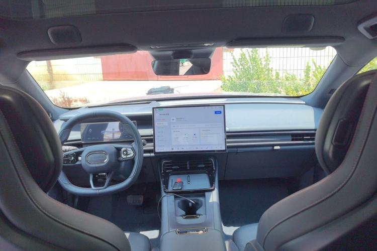 Used Lynk & Co 07 2026 Model 126 Long-Range Ultra Center Console
