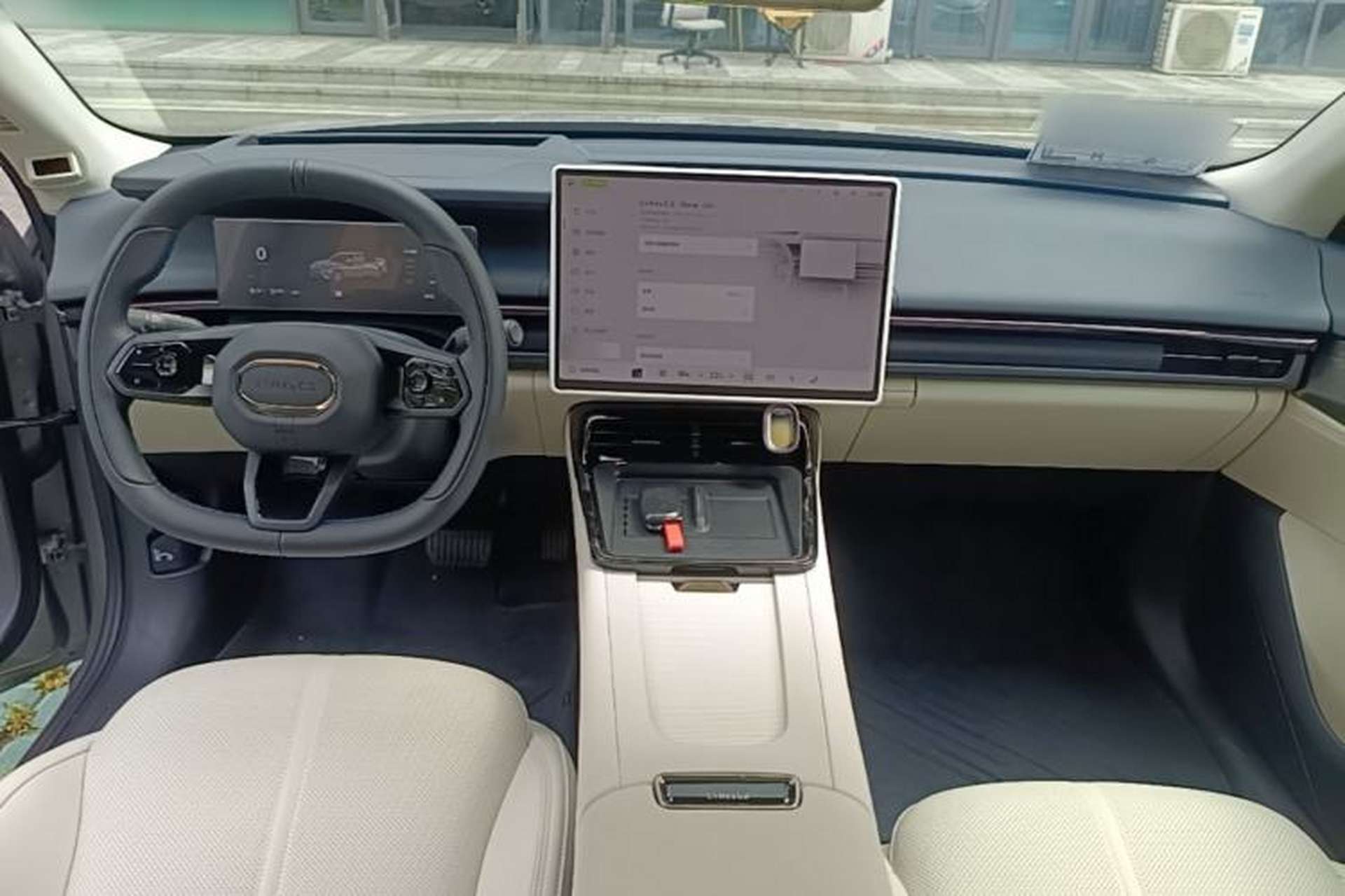 Used Lynk & Co 07 2026 Model 126 Long-Range Ultra Center Console