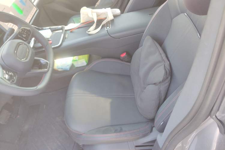 Used Lynk & Co 07 2026 Model 126 Long-Range Ultra Left Front Seat