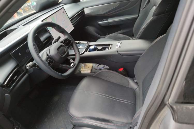 Used Lynk & Co 07 2026 Model 126 Long-Range Ultra Left Front Seat
