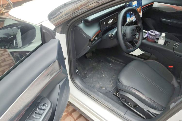 Used Lynk & Co 07 2026 Model 126 Long-Range Ultra Driver Seat