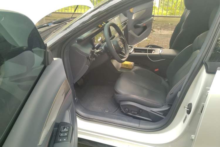 Used Lynk & Co 07 2026 Model 126 Long-Range Ultra Driver Seat