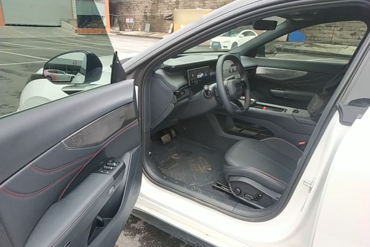 Used Lynk & Co 07 2026 Model 126 Long-Range Ultra Driver Seat