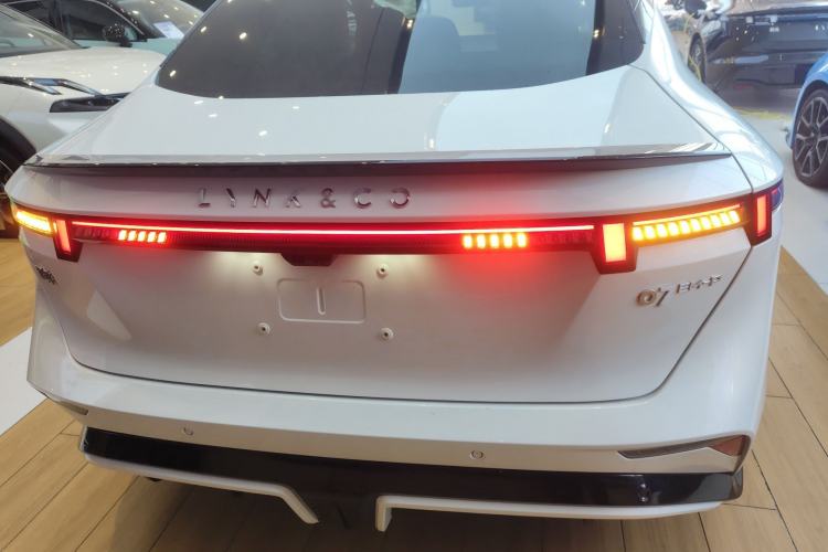 Used Lynk & Co 07 2026 Model 126 Long-Range Ultra Exterior 4
