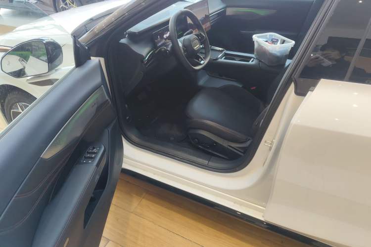 Used Lynk & Co 07 2026 Model 126 Long-Range Ultra Interior 3