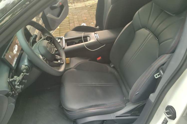 Used Lynk & Co 07 2026 Model 126 Long-Range Ultra Left Front Seat