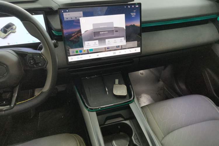 Used Lynk & Co 08 EM-P 2025 245km Ultra-Long Range Halo Audio And AC Panel