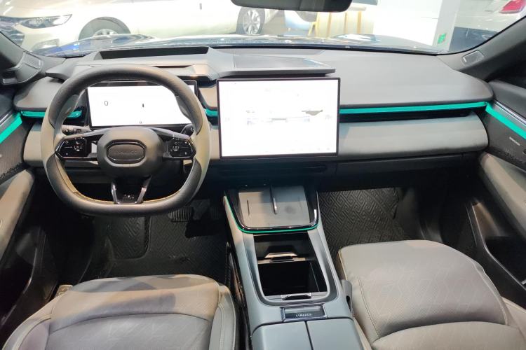 Used Lynk & Co 08 EM-P 2023 245km Ultra-Long Range Halo Center Console