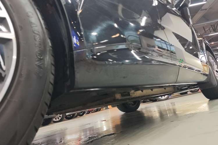 Used Lynk & Co 08 EM-P 2023 245km Ultra-Long Range Halo Right Side Sill
