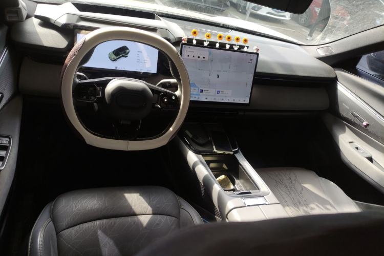 Used Lynk & Co 08 EM-P 2023 220km All-Wheel-Drive Performance Halo Center Console