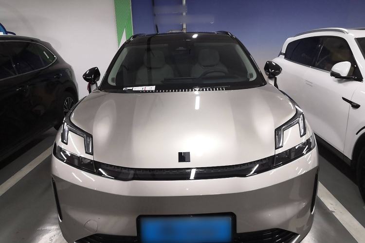 Used Lynk & Co 08 EM-P 2025 245km Ultra-Long Range Halo Exterior 1