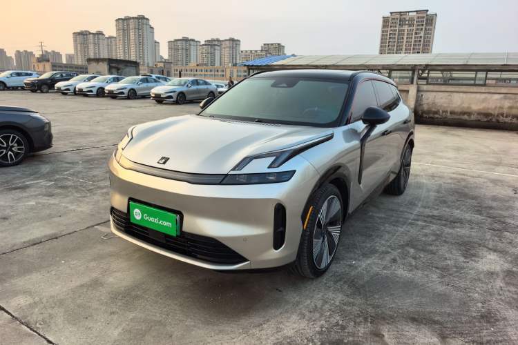 Used Lynk & Co 08 EM-P 2023 120km Long-Range Halo Exterior 2